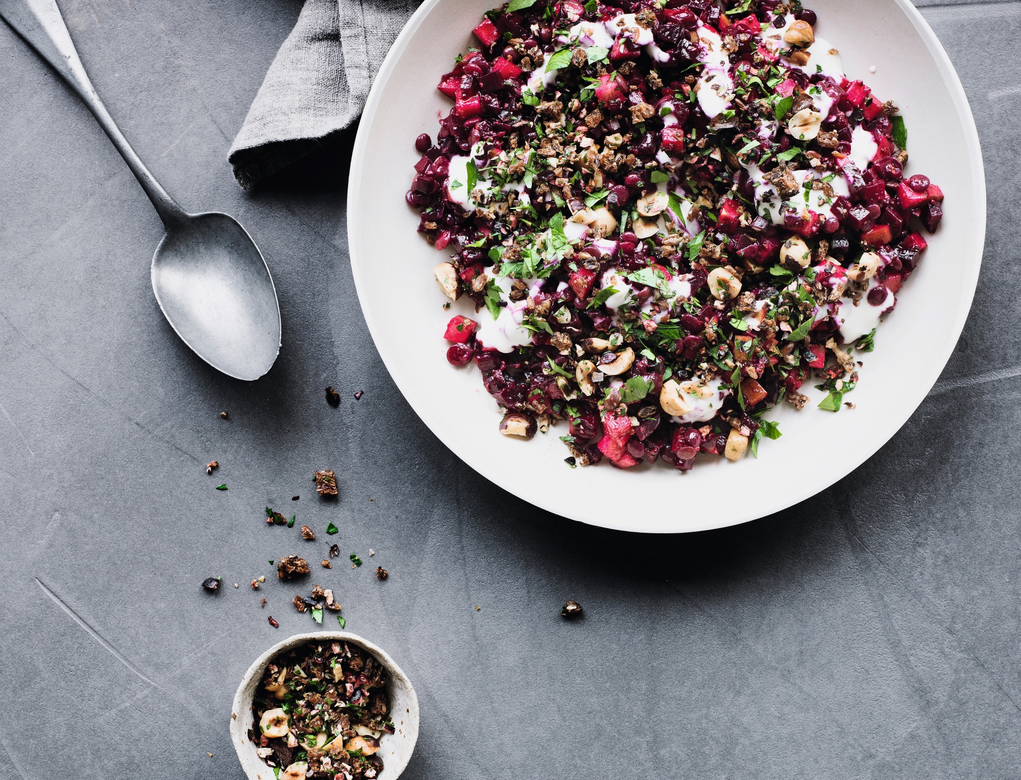 Opskrift på rødbedesalat med linser og rugknas