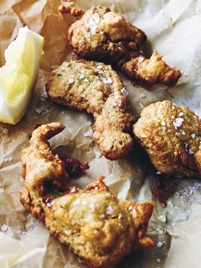 Opskrift på friterede courgetteblomster
