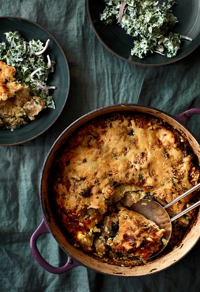 Brødgratin med ost, grønkål og svampe 